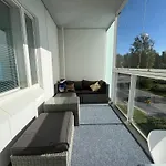 Scandinavian Balcony Studio Tikkurila Easy Airport Access