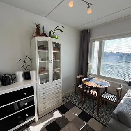 Scandinavian Balcony Studio Tikkurila Easy Airport Access