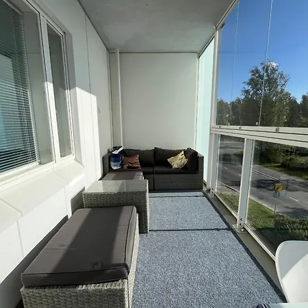 Scandinavian Balcony Studio Tikkurila Easy Airport Access