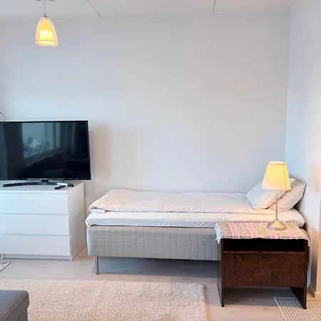 Scandinavian Balcony Studio Tikkurila Easy Airport Access Lägenhet